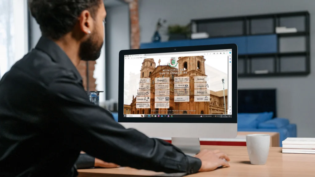 A plataforma de gestão da ABASE Sistemas otimiza a liberação de alvarás em Santo Ângelo.